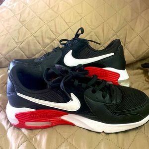 Black Nike Air MAX for women or men. size 7.5 Men size.